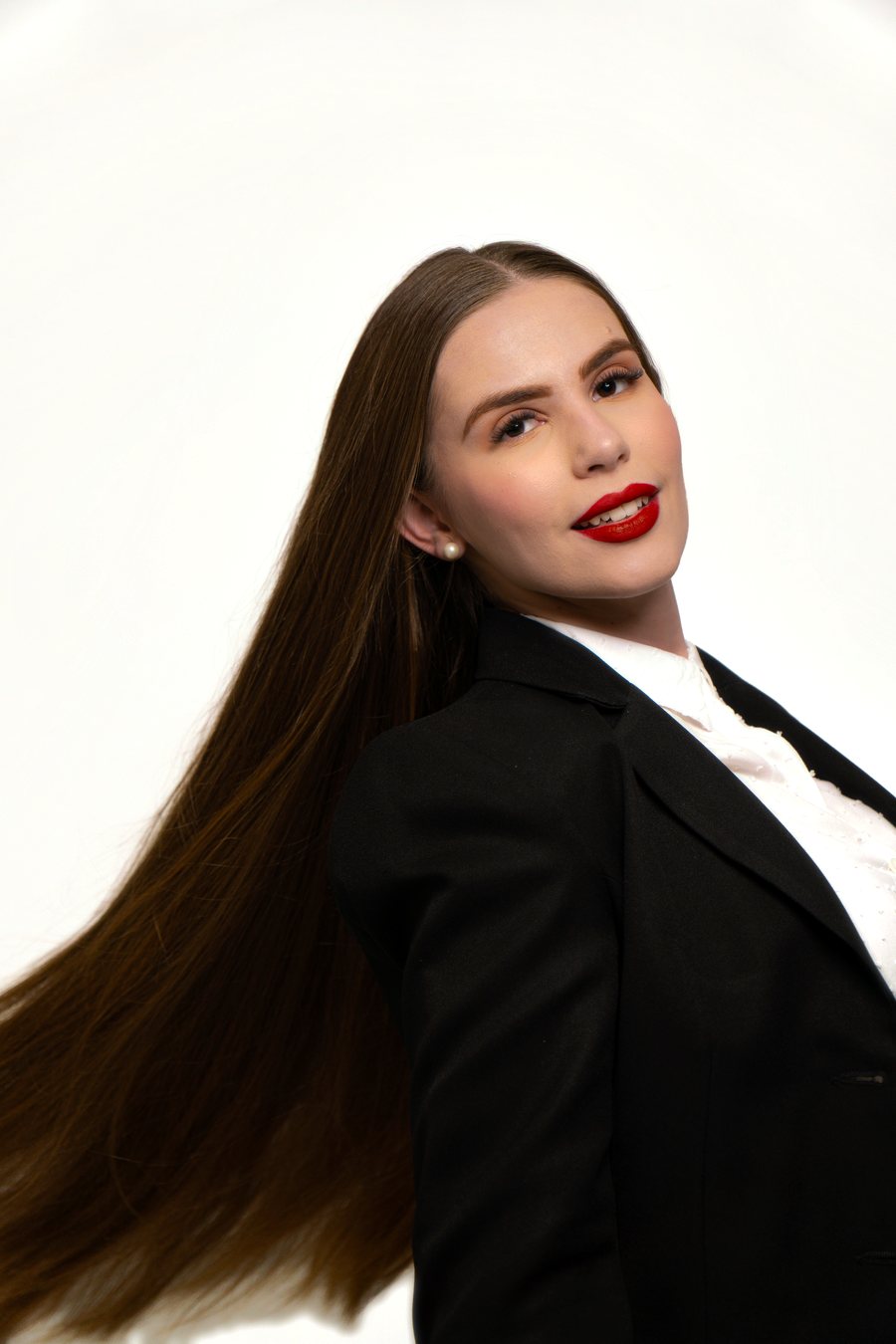 Retrato de blazer, cabelo em movimento